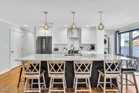 MLS: 22507414