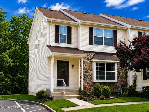 Condo For Sale - 429 Rose Court<br/> Lakewood, NJ 08701