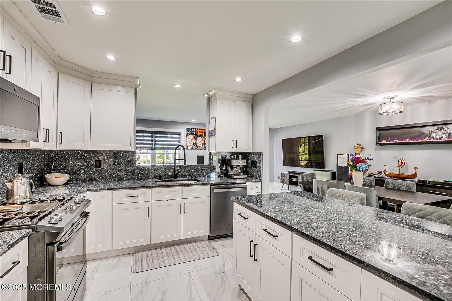 1031 Tarragon Court, Morganville, New Jersey image 11