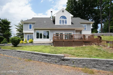 MLS: 22505395