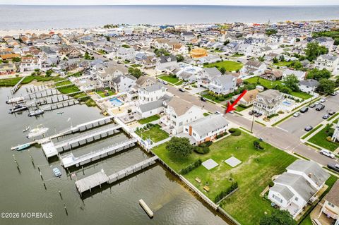 Photo of 25 Niblick Street, Point Pleasant Beach, NJ 08742 (MLS # 22605326)