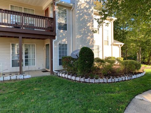 Condo For Rent - 143 Tanglewood Place<br/> Morganville, NJ 07751