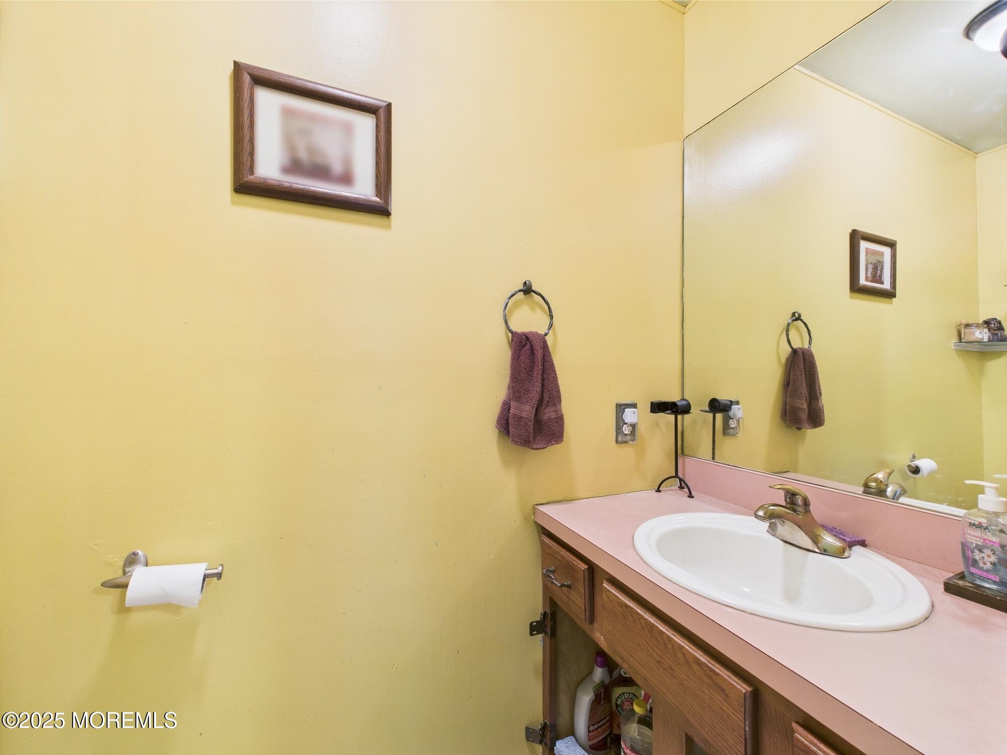 74 Mystic Court, Cliffwood, New Jersey image 5