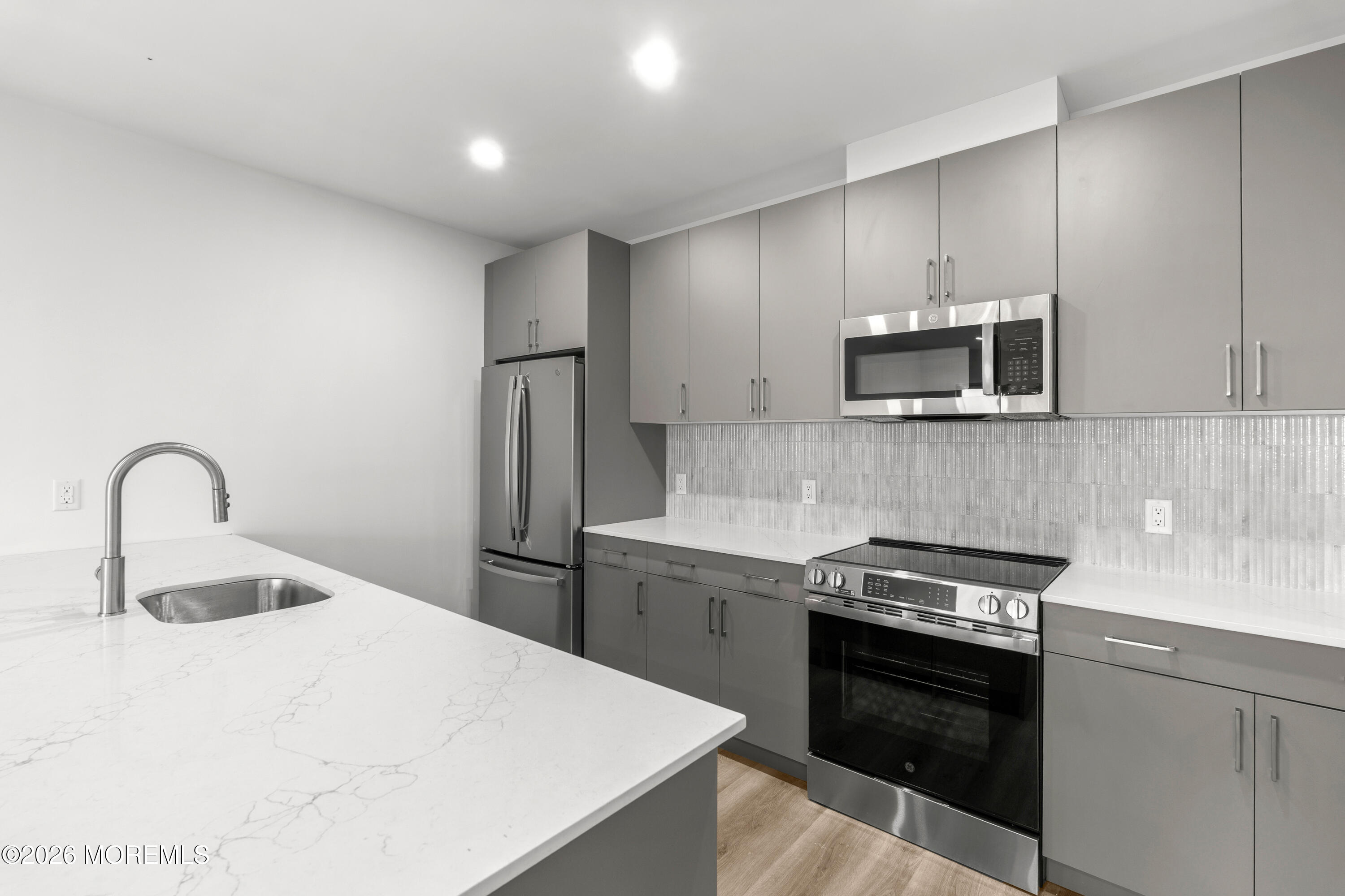 180 Morris Avenue 207