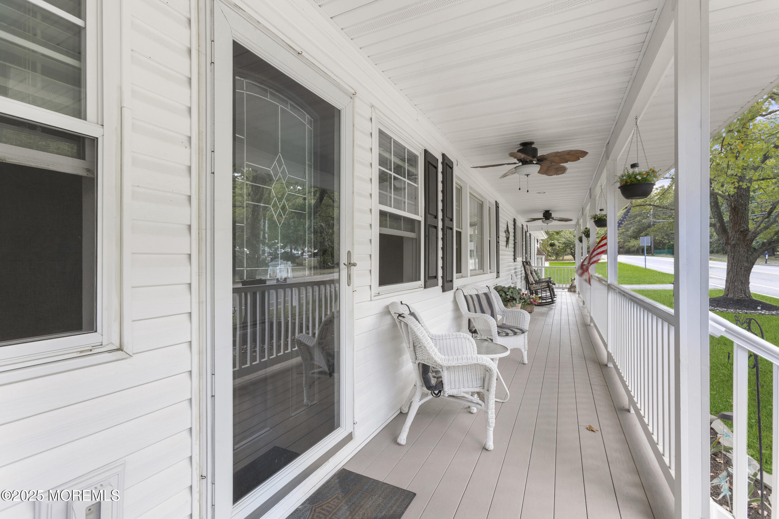 742 W Commodore Boulevard