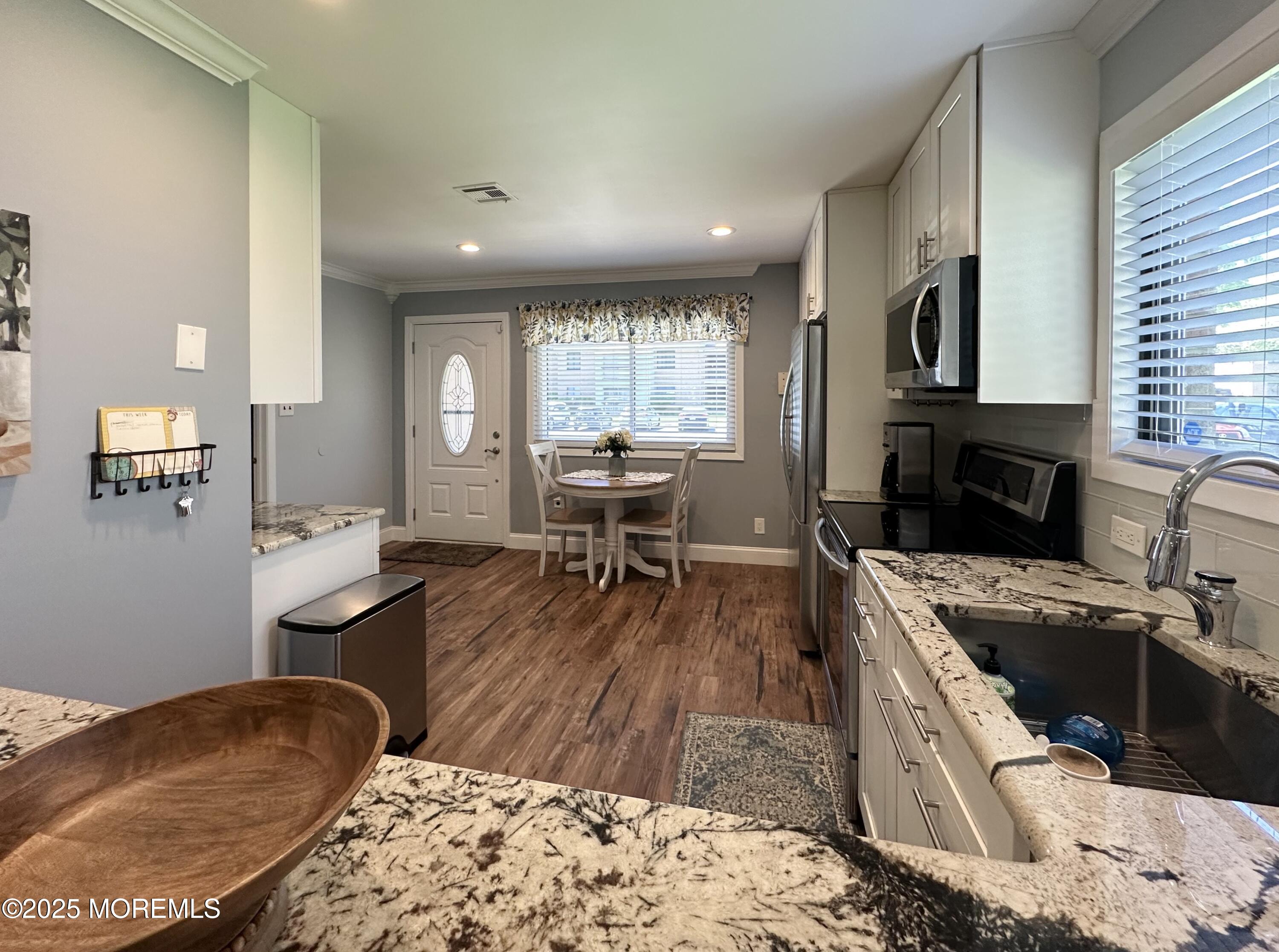 222 Medford Court #A, Manalapan, New Jersey image 7