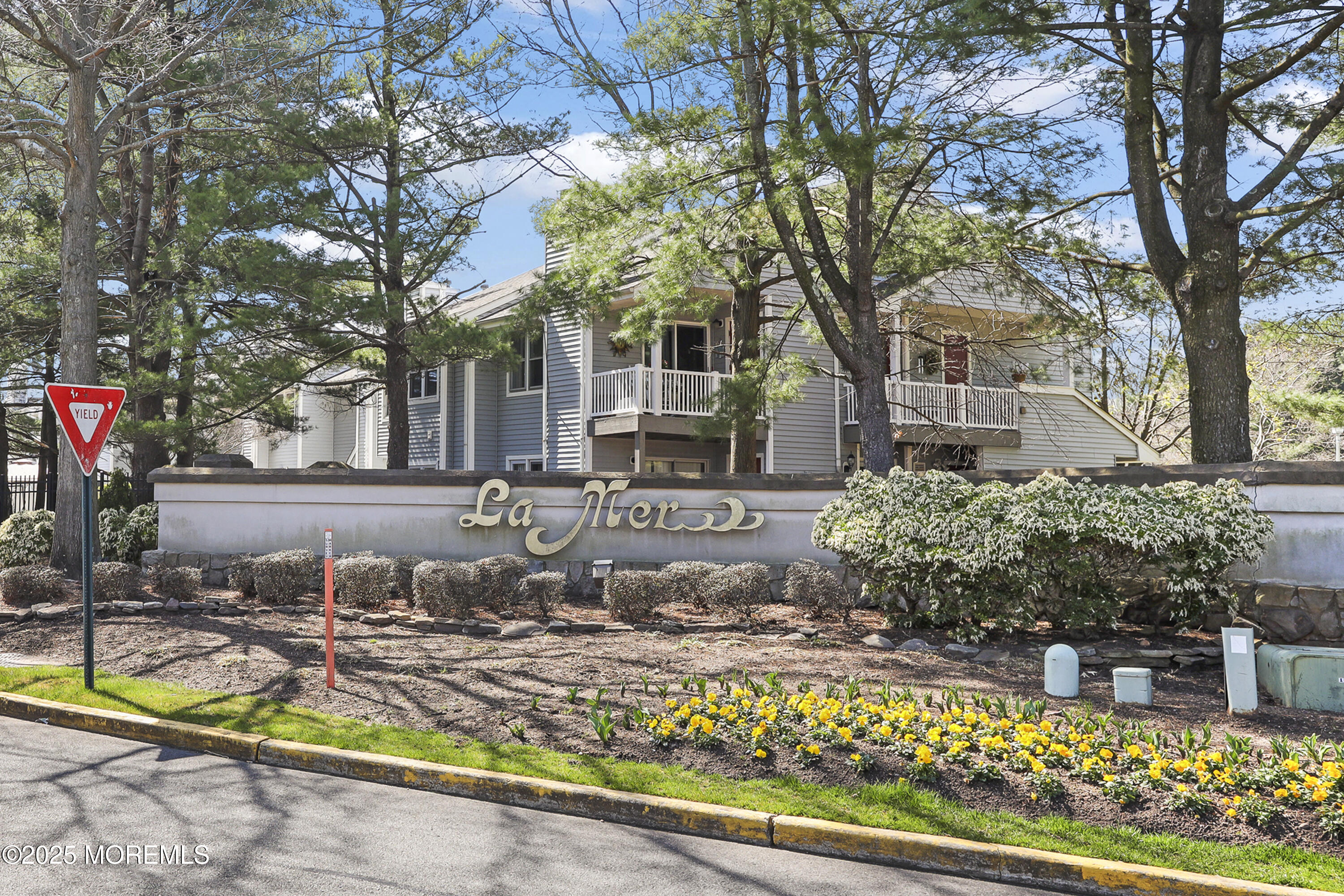 2308 Timber Ridge Court, Sayreville, New Jersey image 2
