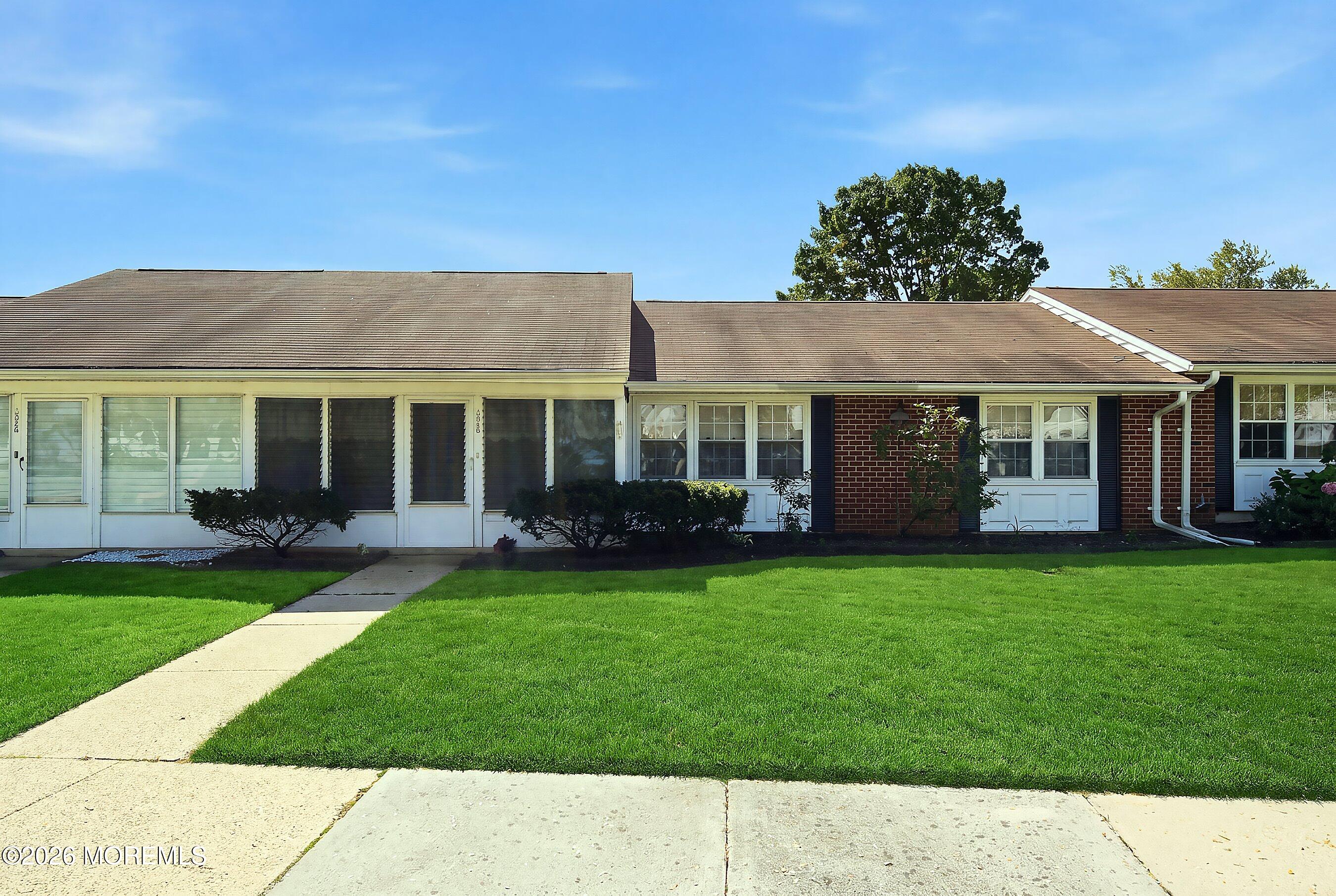 1005B Aberdeen Drive 100b