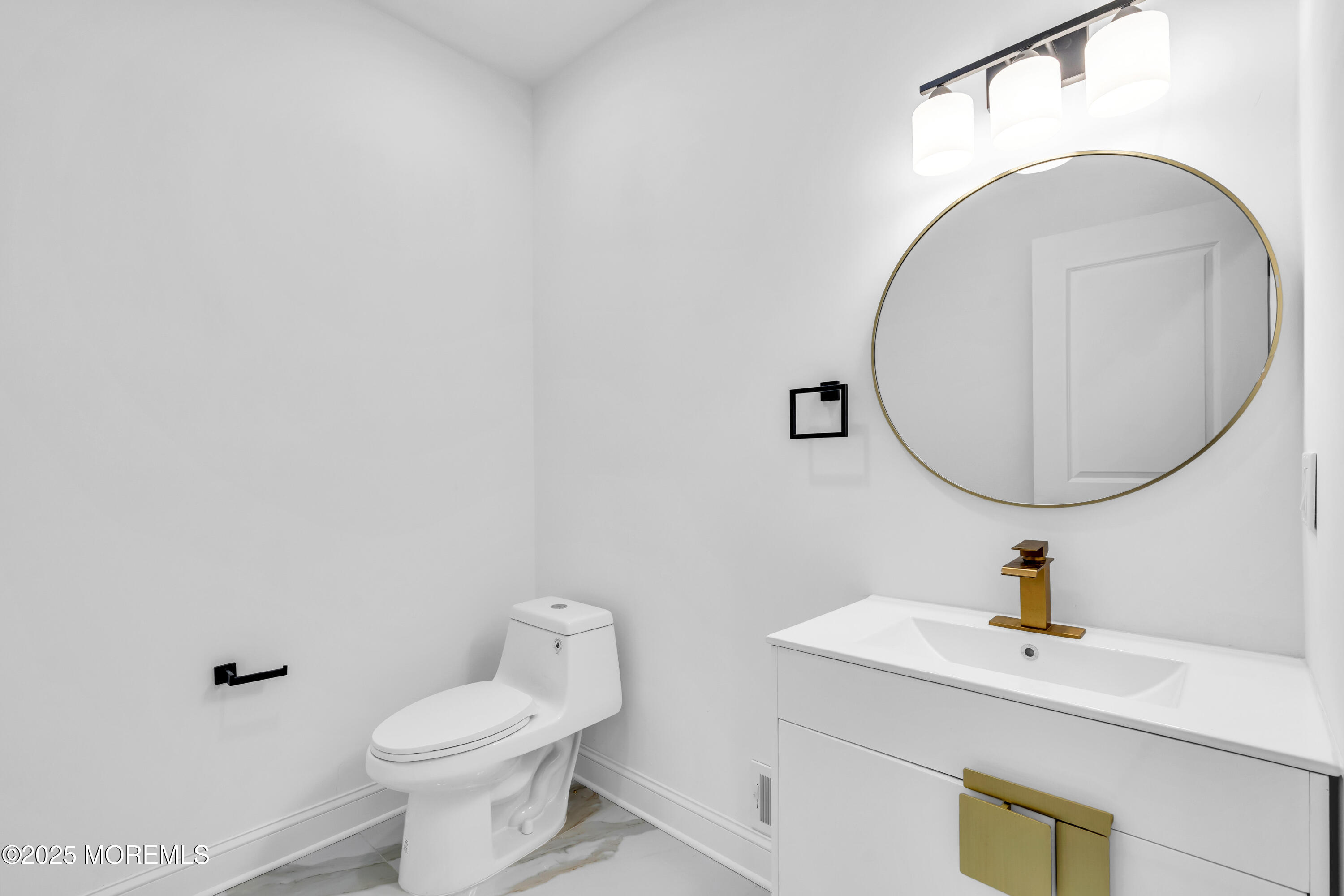 112 Mundy Avenue, Edison, New Jersey image 24