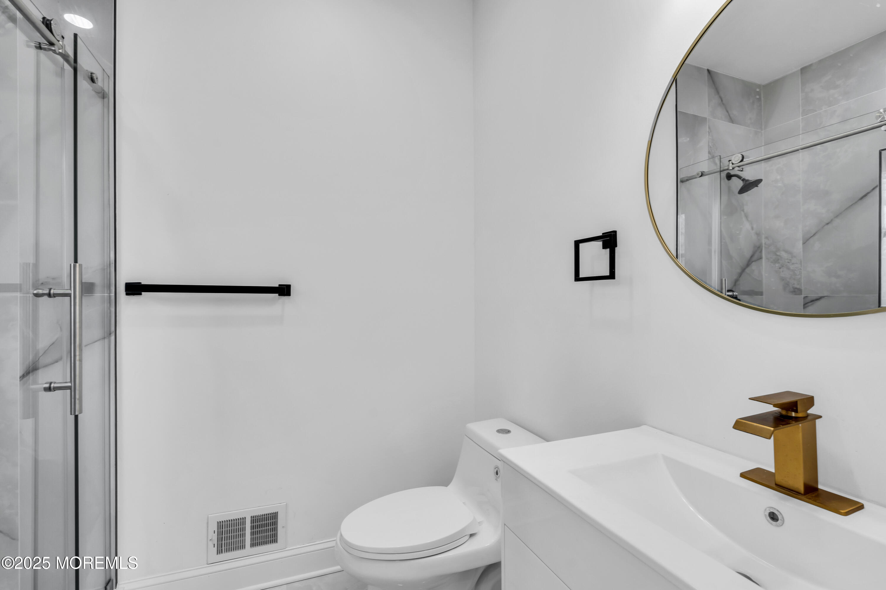 112 Mundy Avenue, Edison, New Jersey image 39
