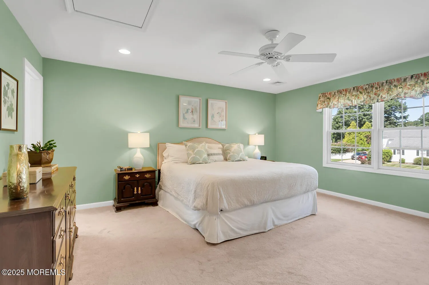 Middletown, New Jersey 07748, United States, 4 Bedrooms Bedrooms, ,4 BathroomsBathrooms,Residential,Pending,203700