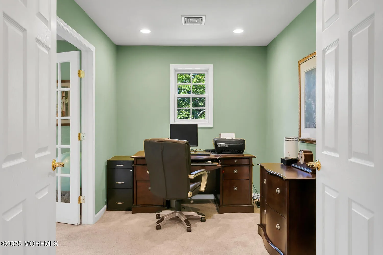 Middletown, New Jersey 07748, United States, 4 Bedrooms Bedrooms, ,4 BathroomsBathrooms,Residential,Pending,203700