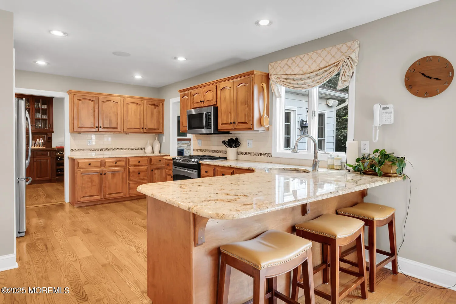 Middletown, New Jersey 07748, United States, 4 Bedrooms Bedrooms, ,4 BathroomsBathrooms,Residential,Pending,203700