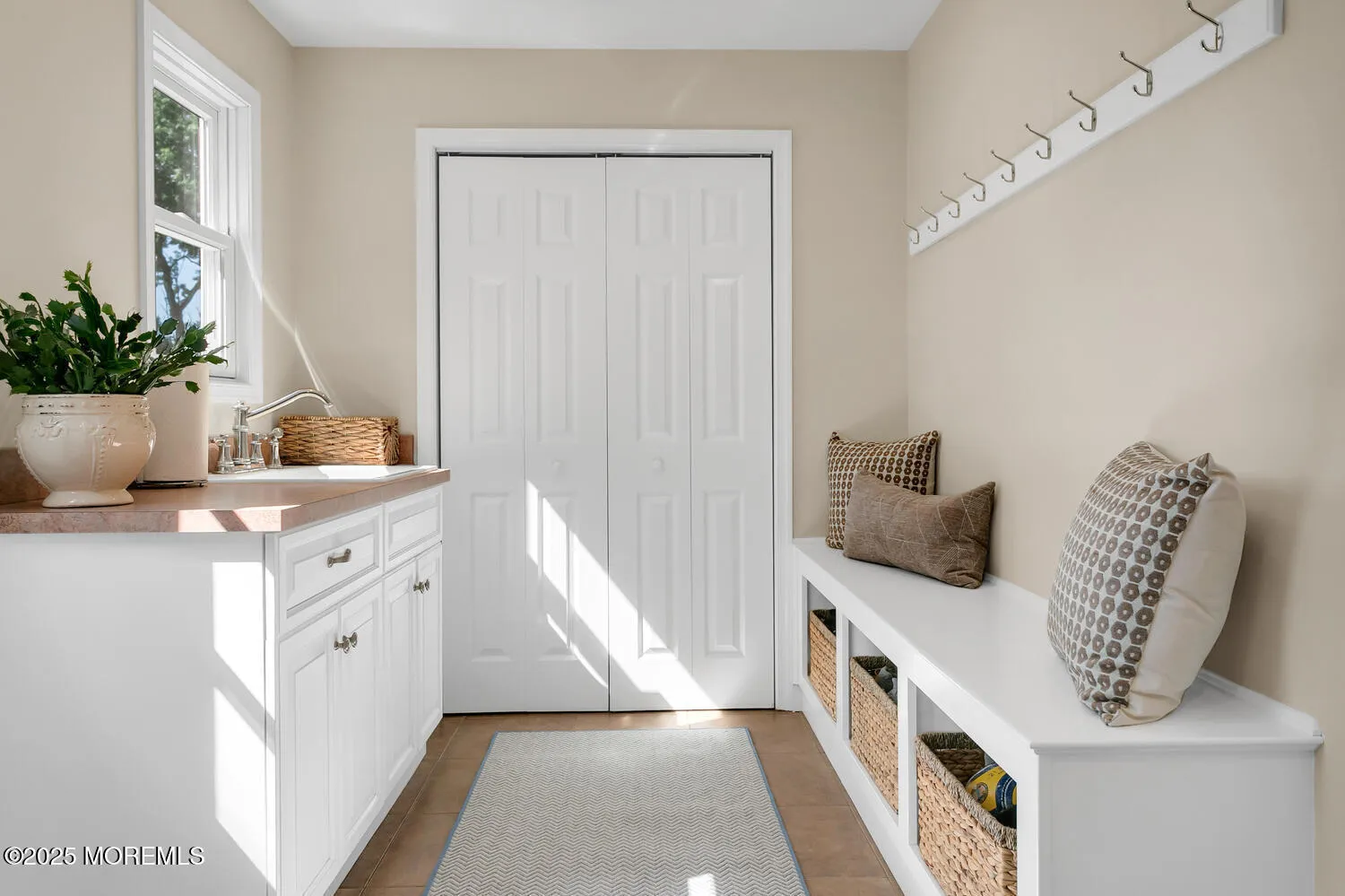 Middletown, New Jersey 07748, United States, 4 Bedrooms Bedrooms, ,4 BathroomsBathrooms,Residential,Pending,203700