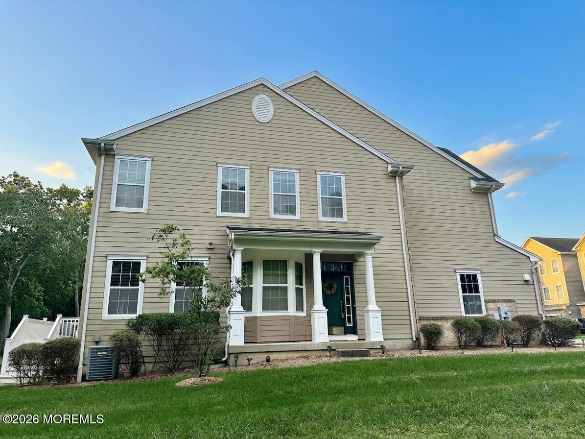 281 Hawthorne Lane