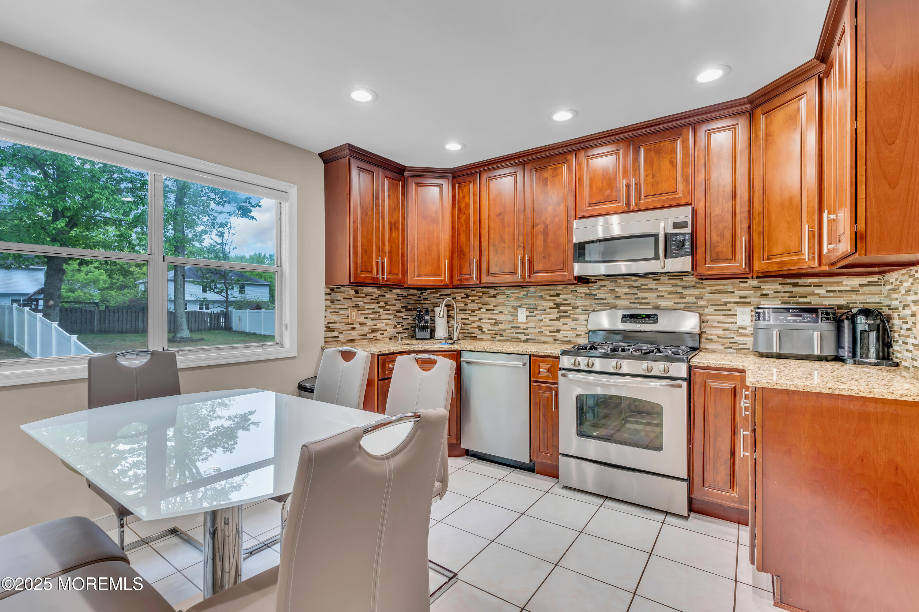 31 Dortmunder Drive, Manalapan, New Jersey image 9