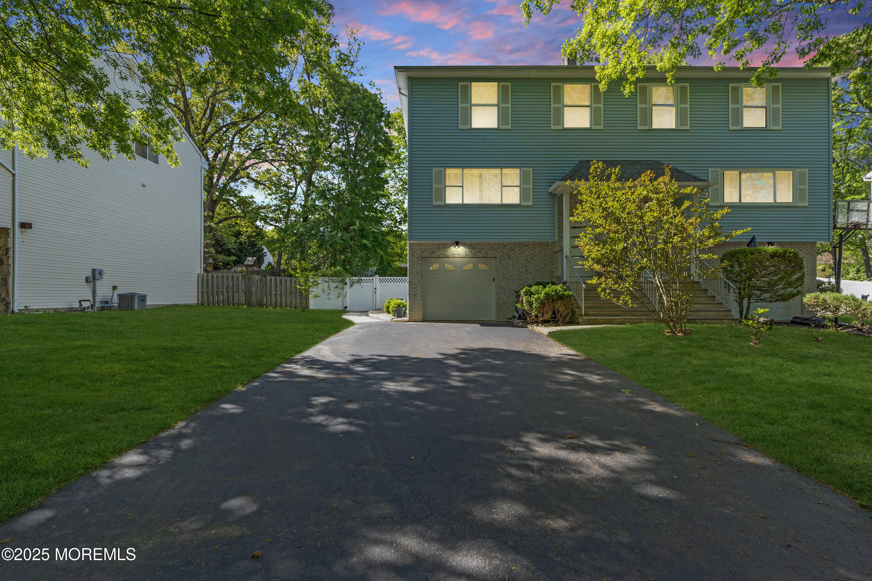 31 Dortmunder Drive, Manalapan, New Jersey image 1