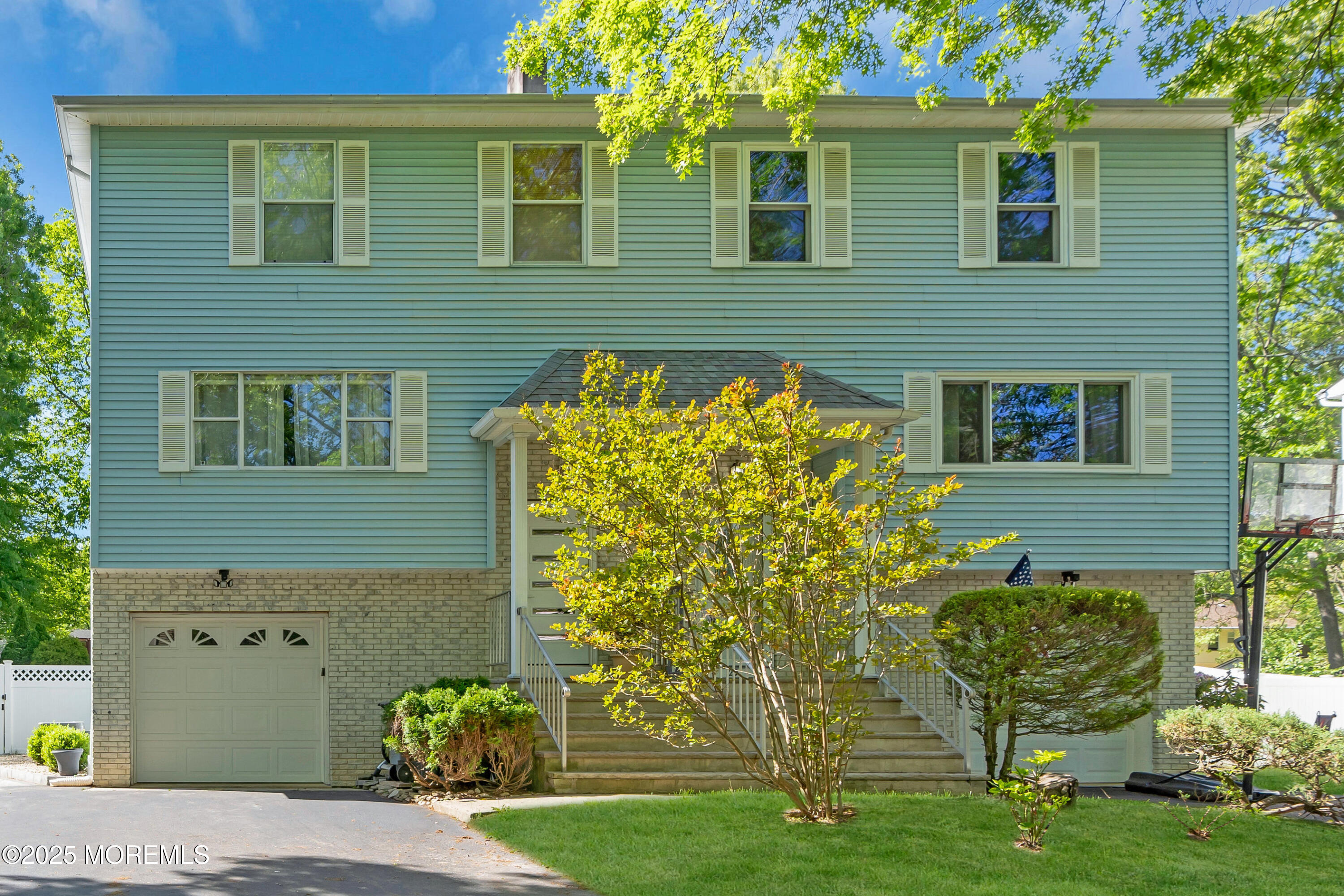 31 Dortmunder Drive, Manalapan, New Jersey image 2