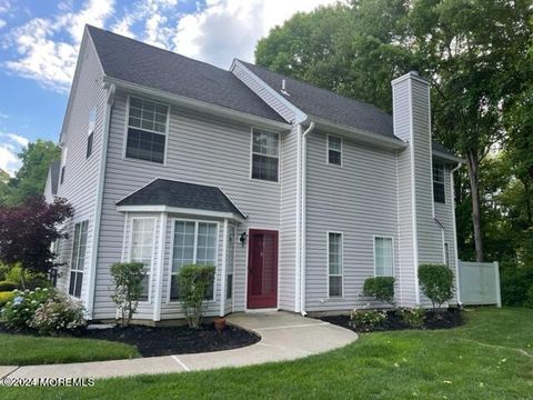 Townhouse For Rent - 76 Foxwood Place<br/> Monmouth County, Morganville, NJ 07751