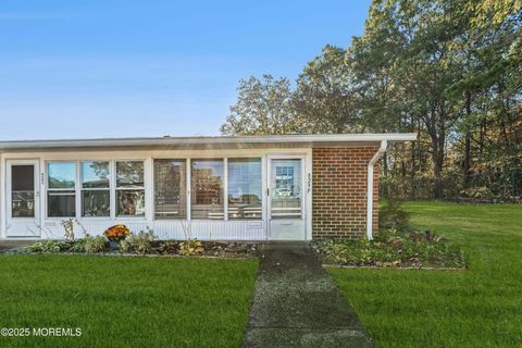 Photo of 829F Balmoral Court, Lakewood, NJ 08701 (MLS # 22531517)