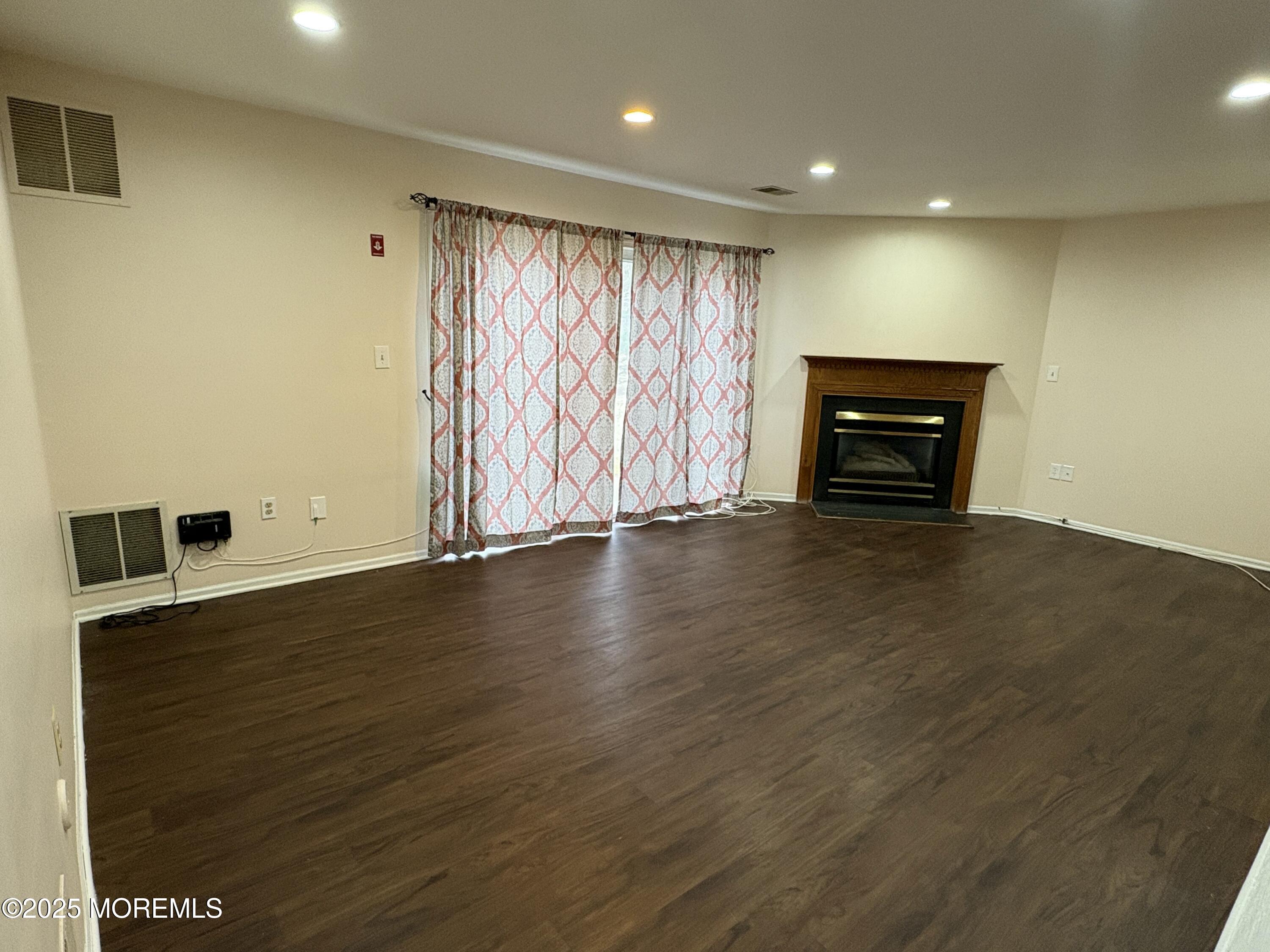 45 Liverpool Court #9, Freehold, New Jersey image 3