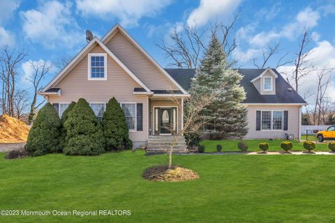 Homes For Rent - 374.5 W Park Avenue<br/> Oakhurst, NJ 07755