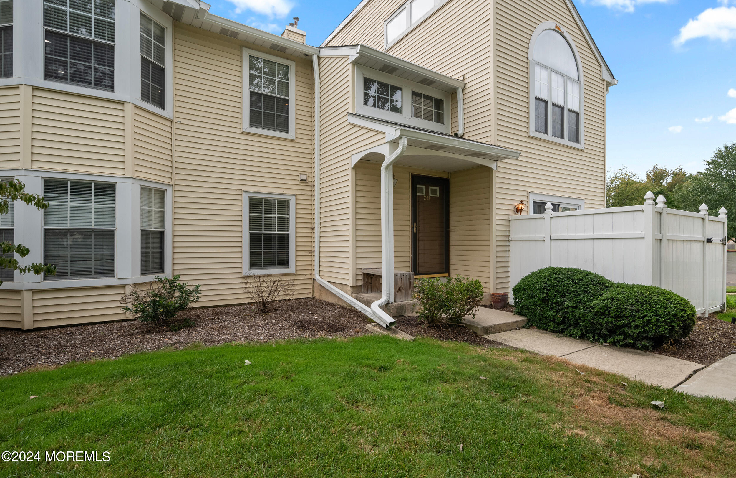 228 Mill Run Court, Hightstown, New Jersey image 3