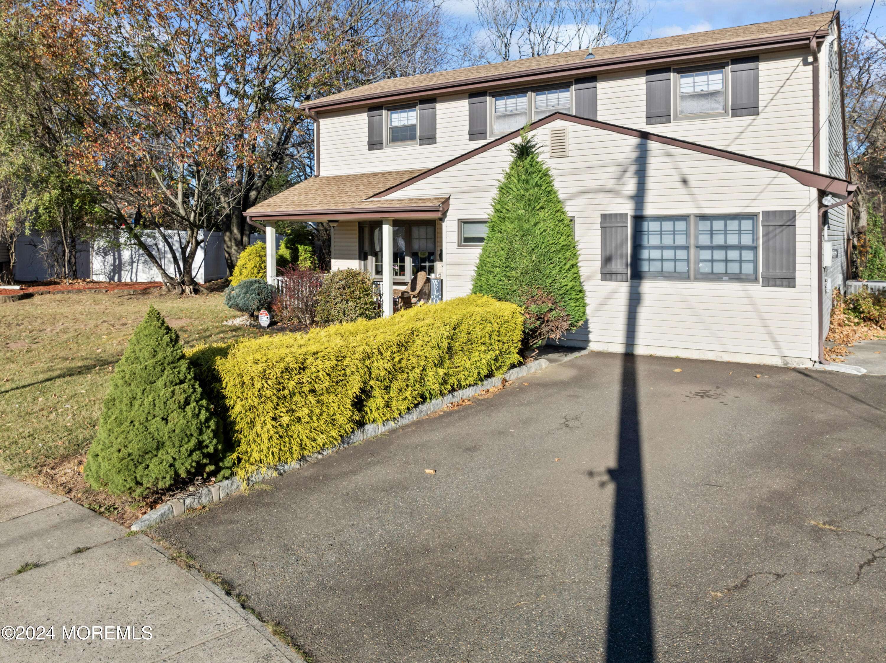 6 Thomas Court, Old Bridge, New Jersey image 2