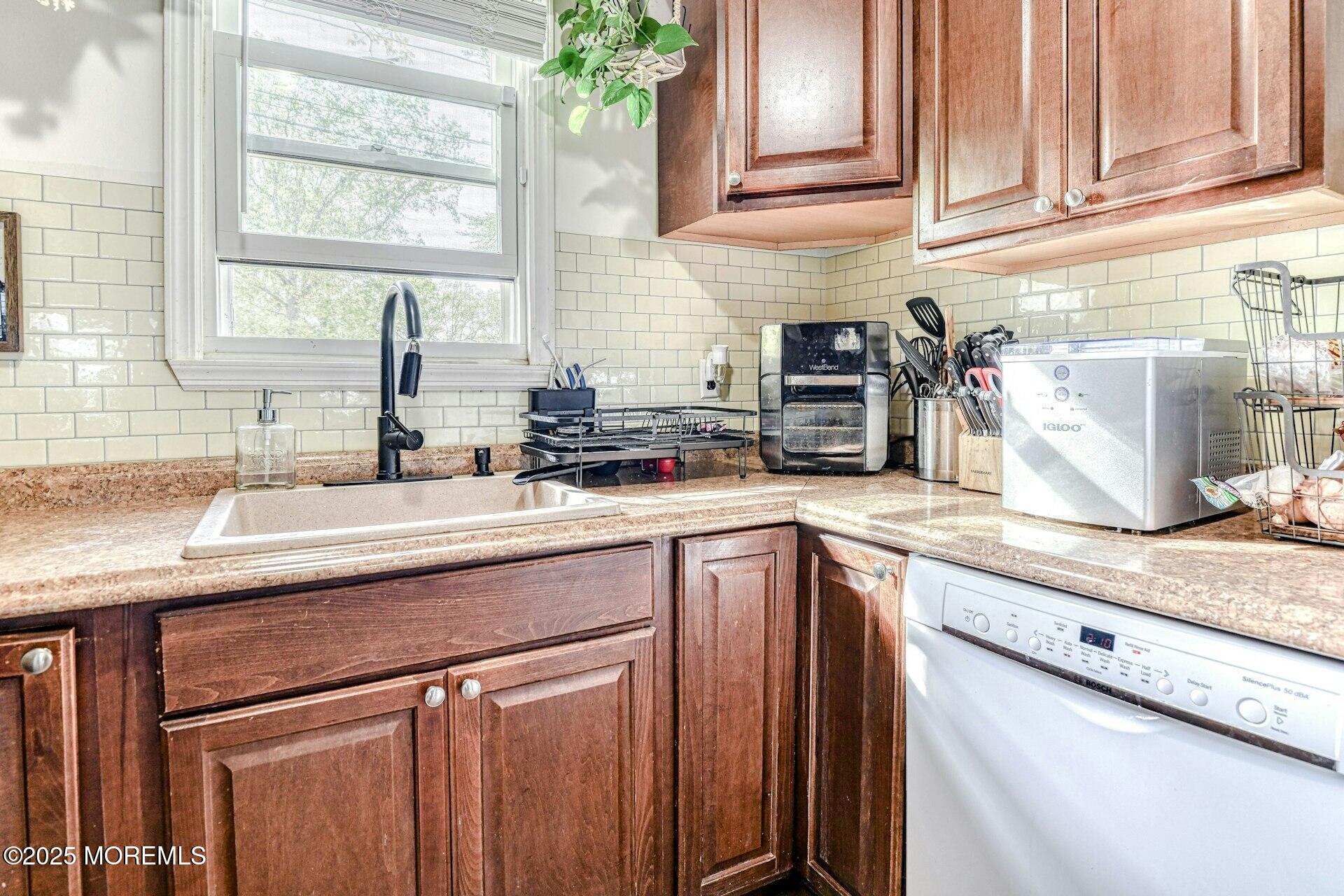 33 Cumberland Drive, Brick, New Jersey image 8