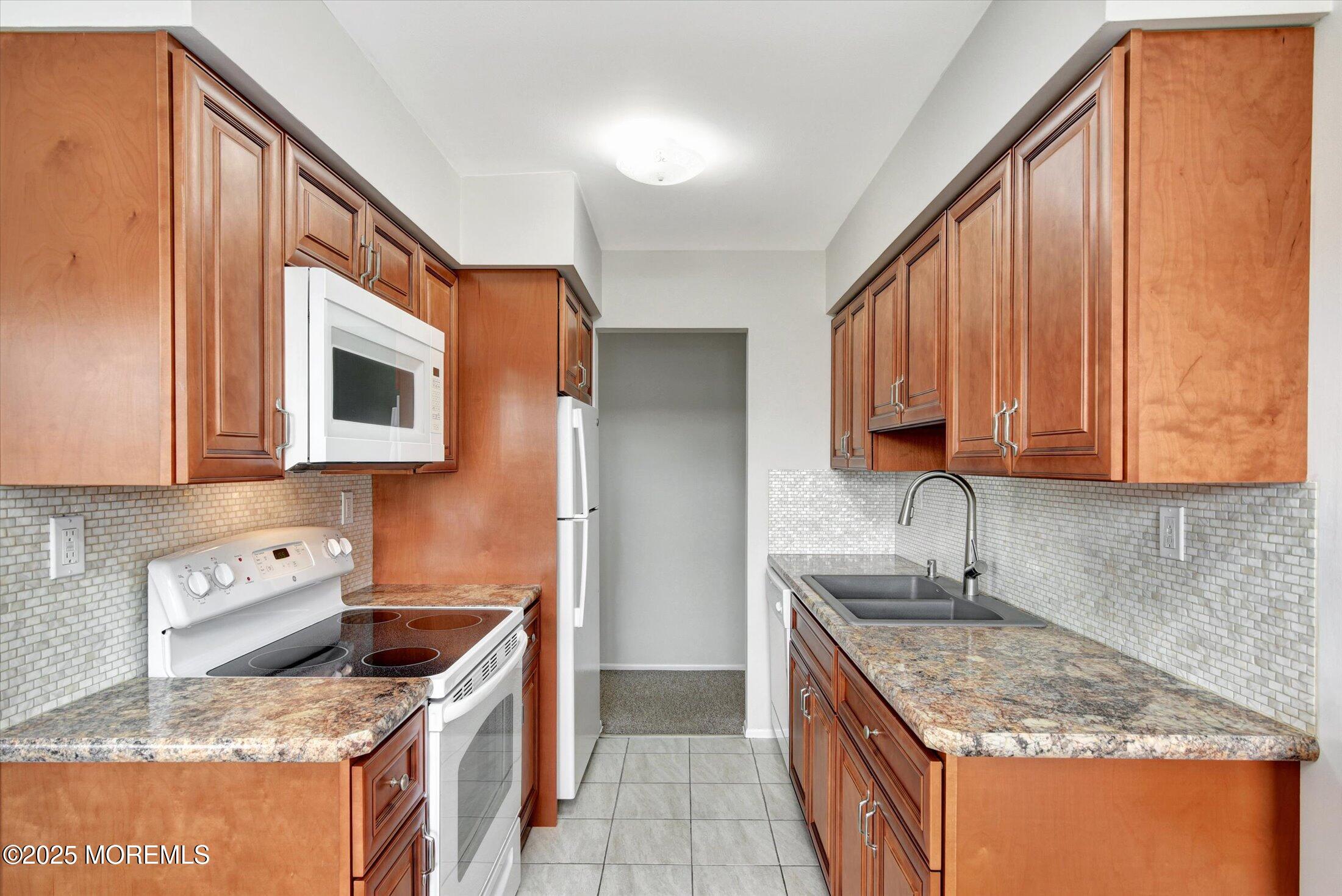 43 Manchester Court #F, Freehold, New Jersey image 8