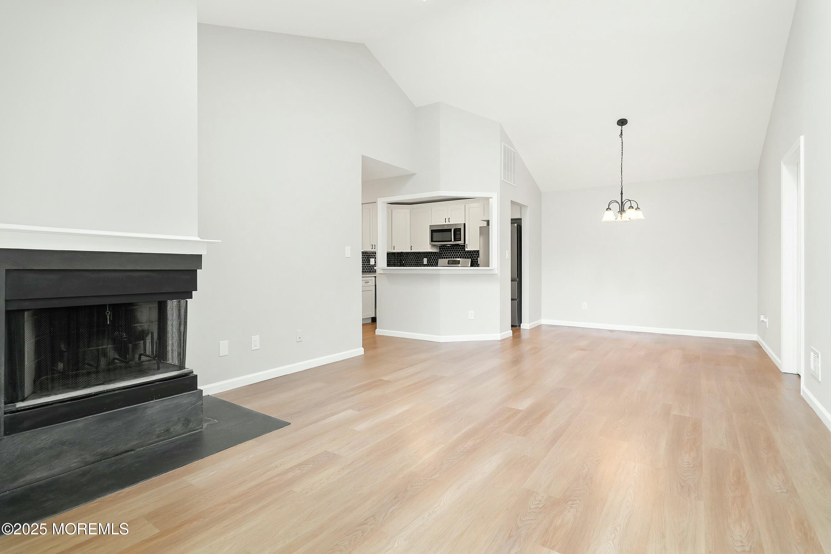 2212 Candlelight Court #2212, Helmetta, New Jersey image 4