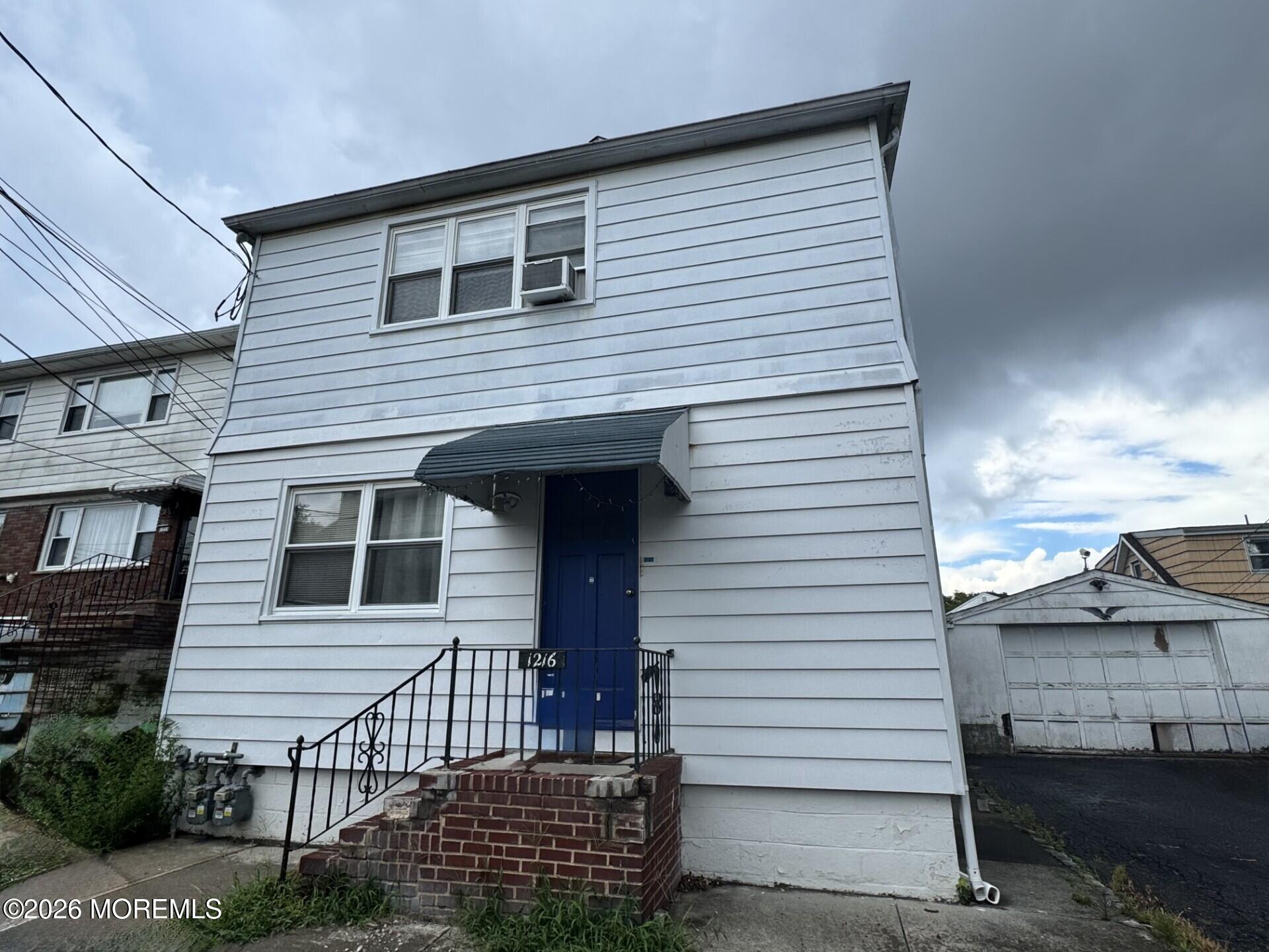 1216 Broadway - Photo 3