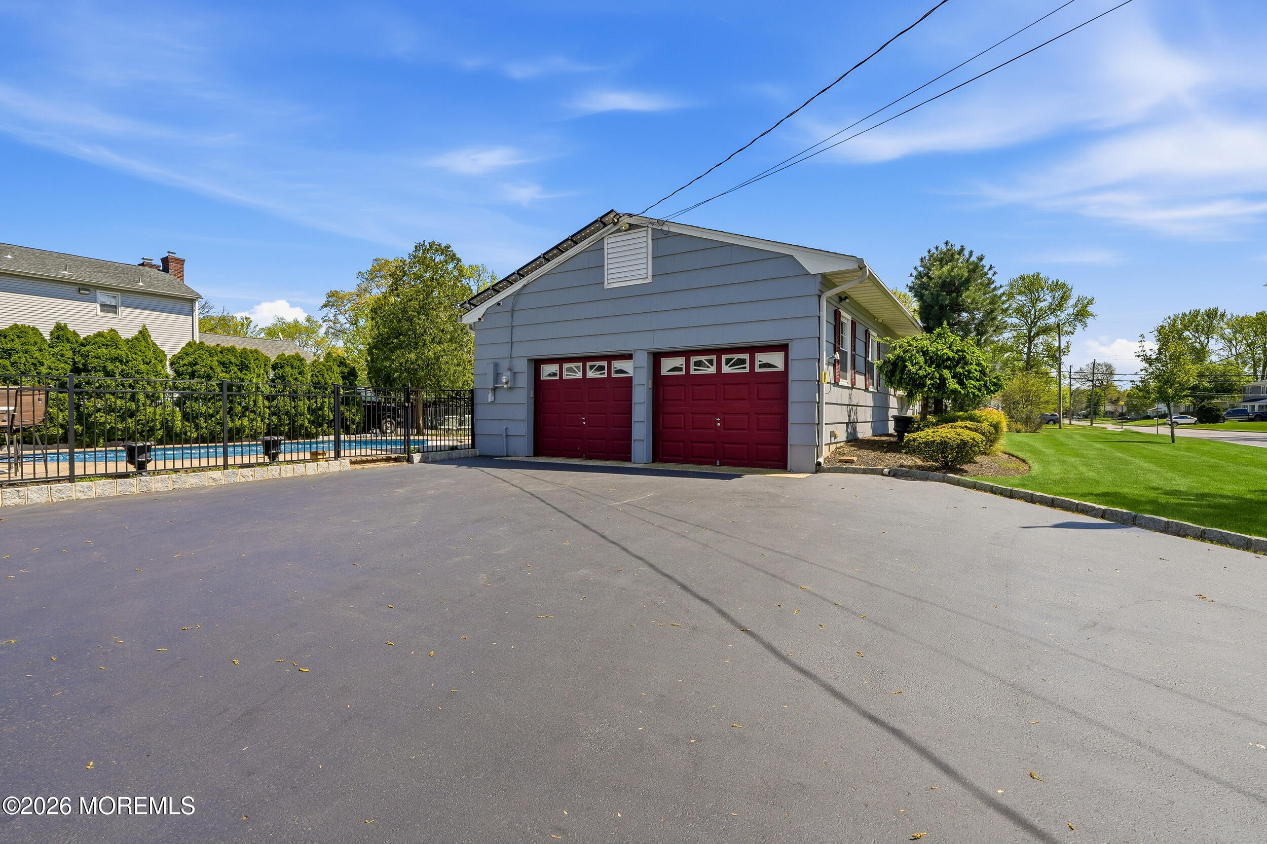 Oakhurst, New Jersey, 07755, United States, 3 Bedrooms Bedrooms, ,3 BathroomsBathrooms,Residential,Active,2043841