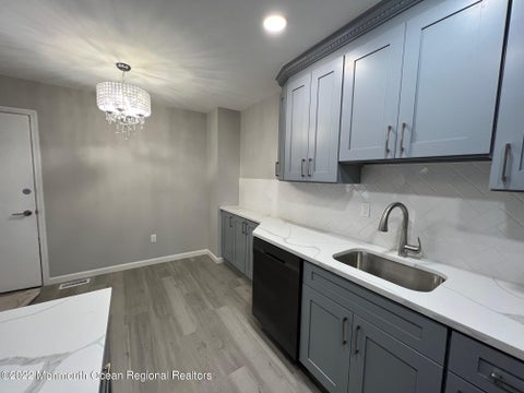 Townhouse For Rent - 232 Longwood Drive #23-2<br/> Manalapan, NJ 07726