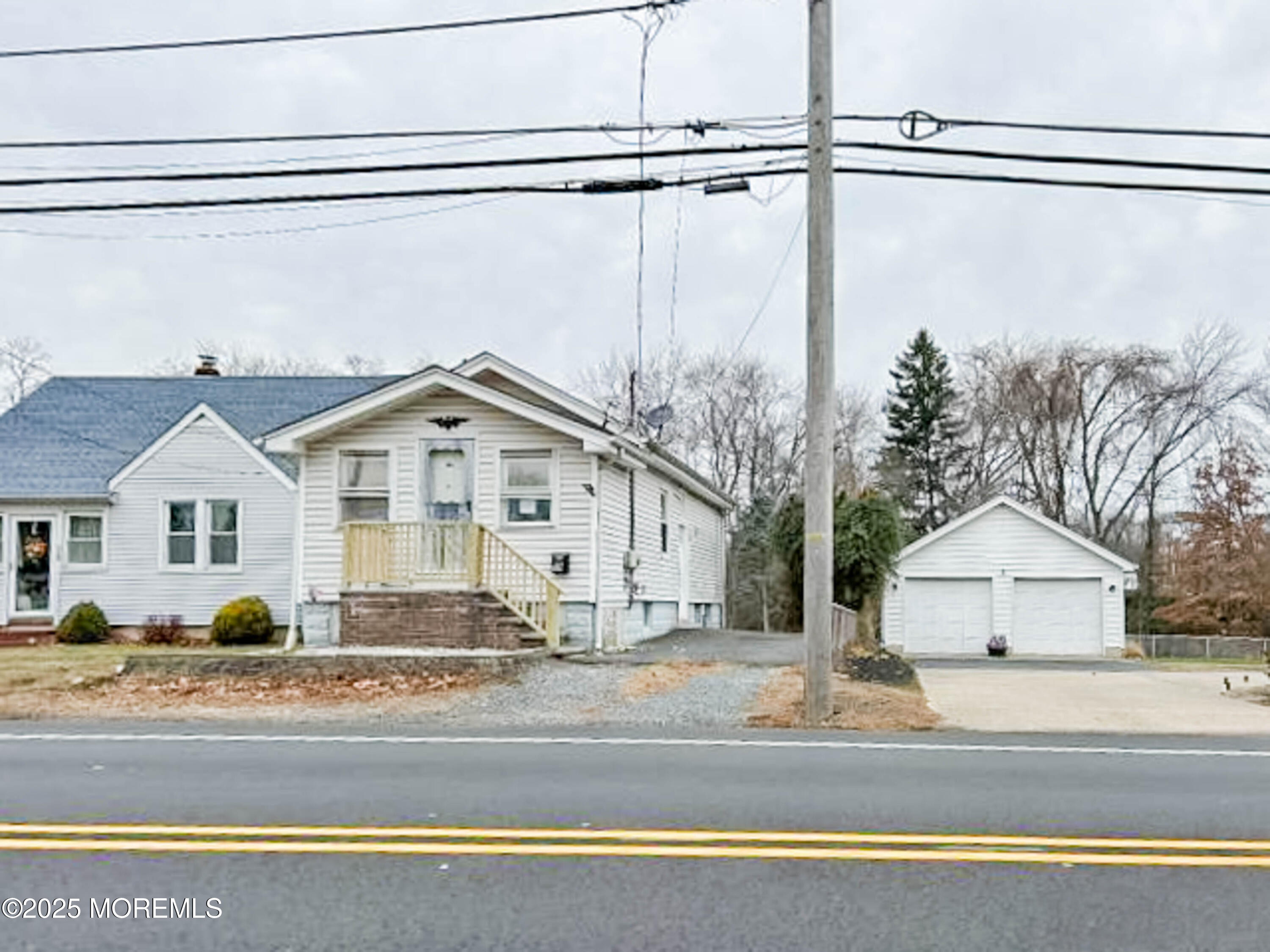 58 Manalapan Road, Spotswood, New Jersey image 3