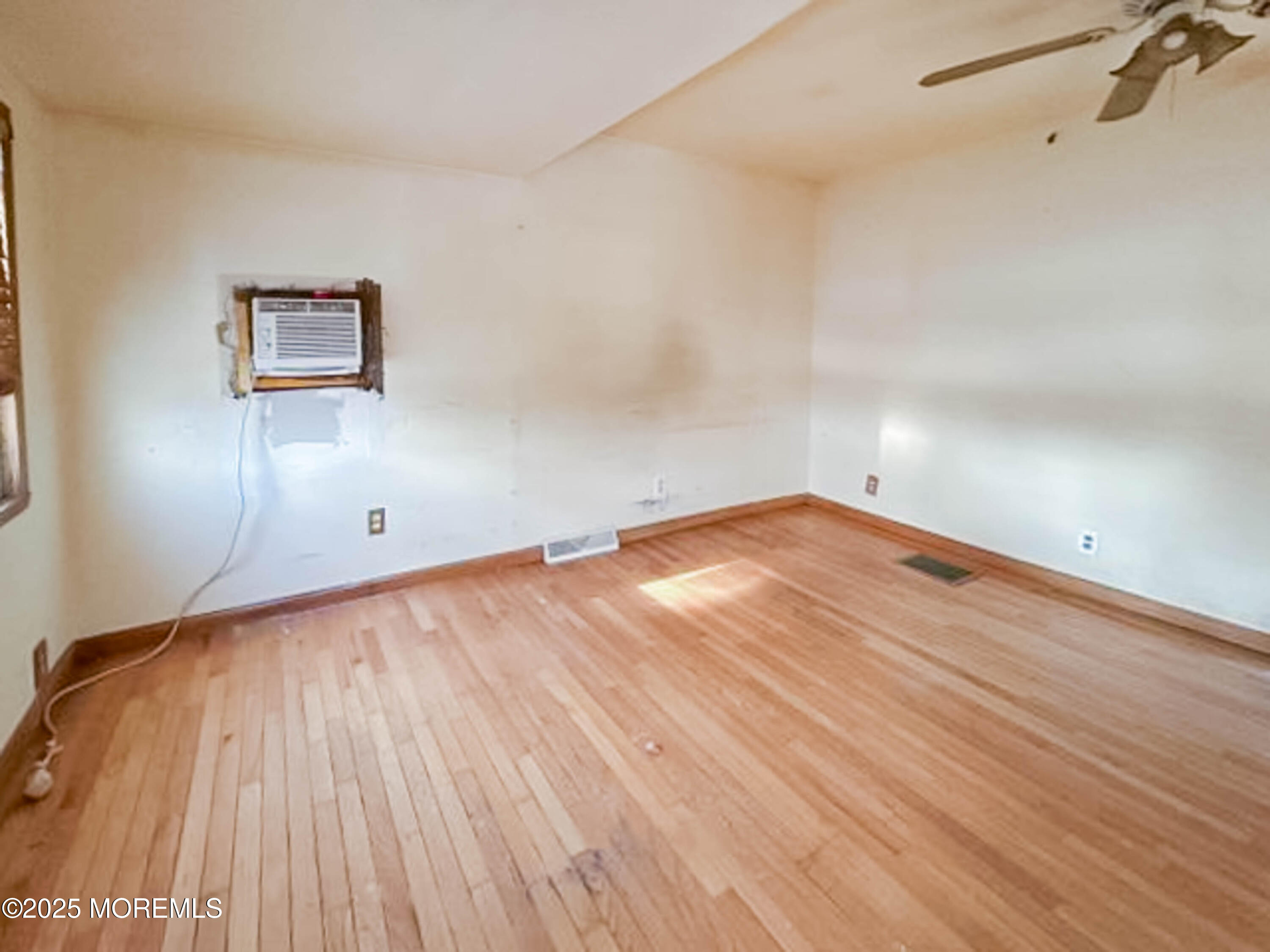 58 Manalapan Road, Spotswood, New Jersey image 4