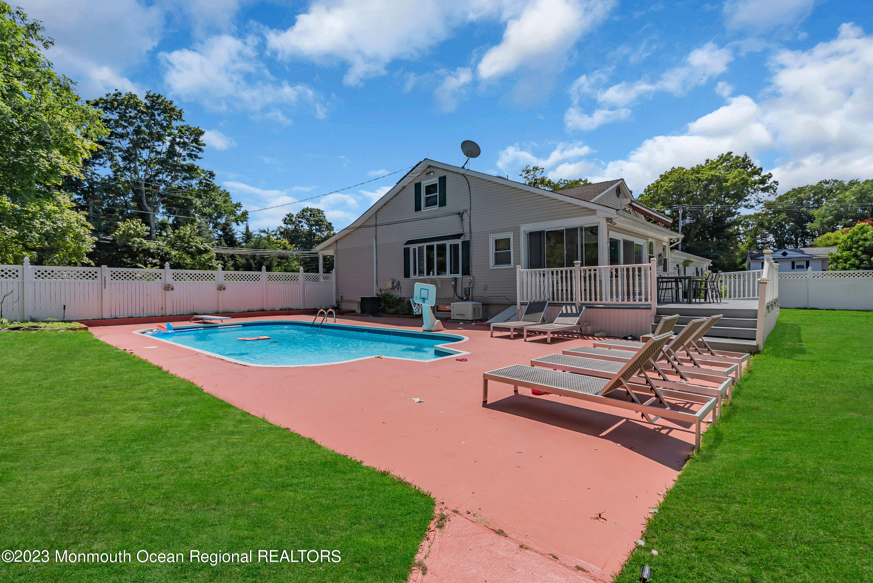 471 W Park Avenue, Oakhurst, New Jersey image 32