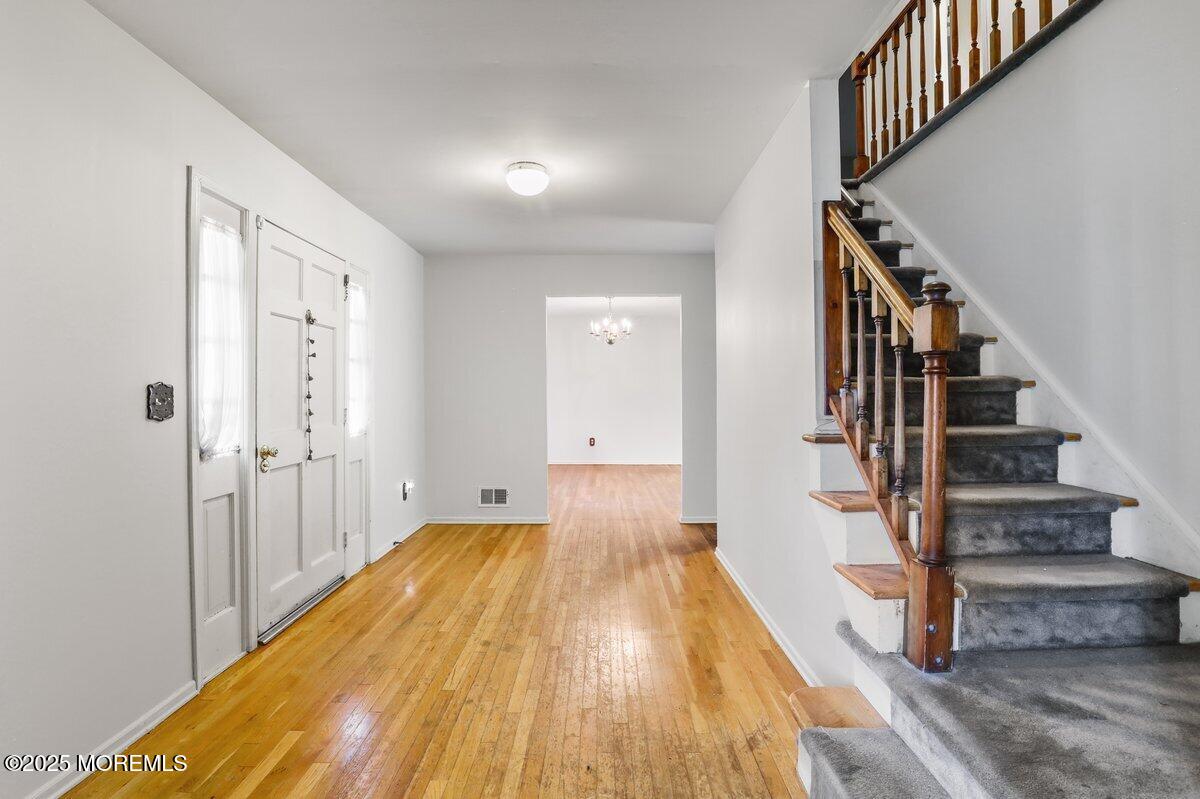 12 Meadowbrook Lane