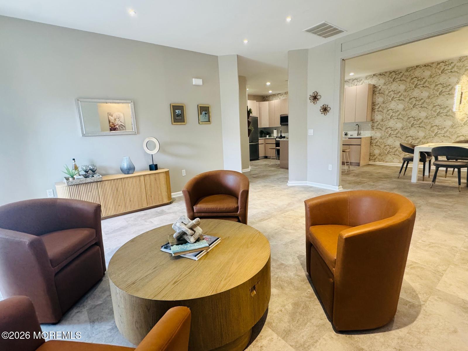 17 Foxwood Road