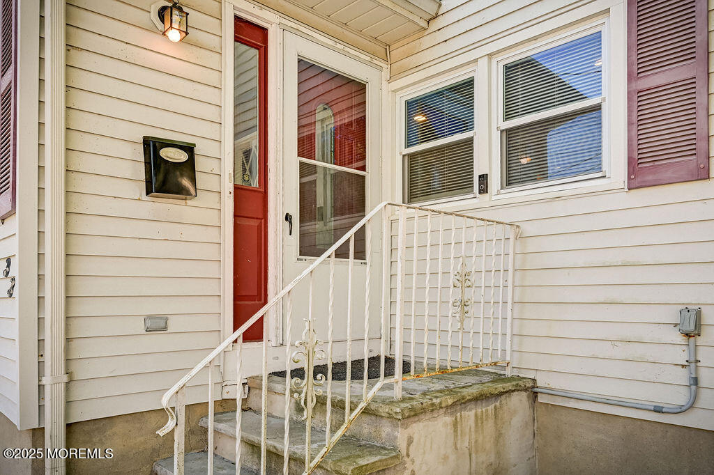 33 Oak Street