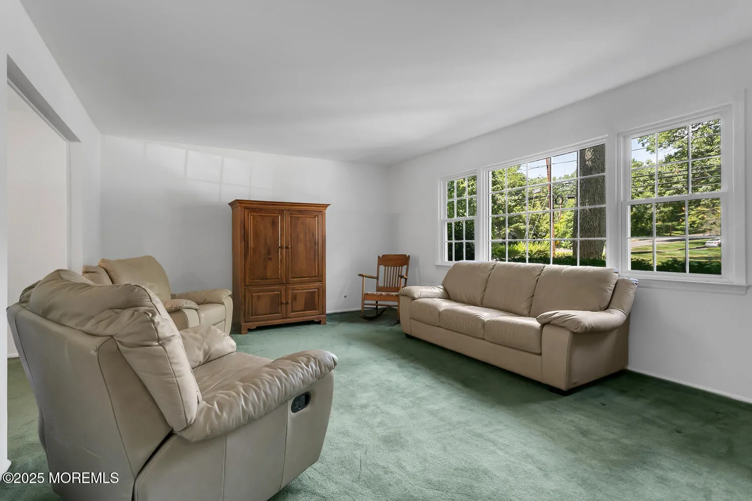 Eatontown, New Jersey 07724, United States, 4 Bedrooms Bedrooms, ,3 BathroomsBathrooms,Residential,Active,160203