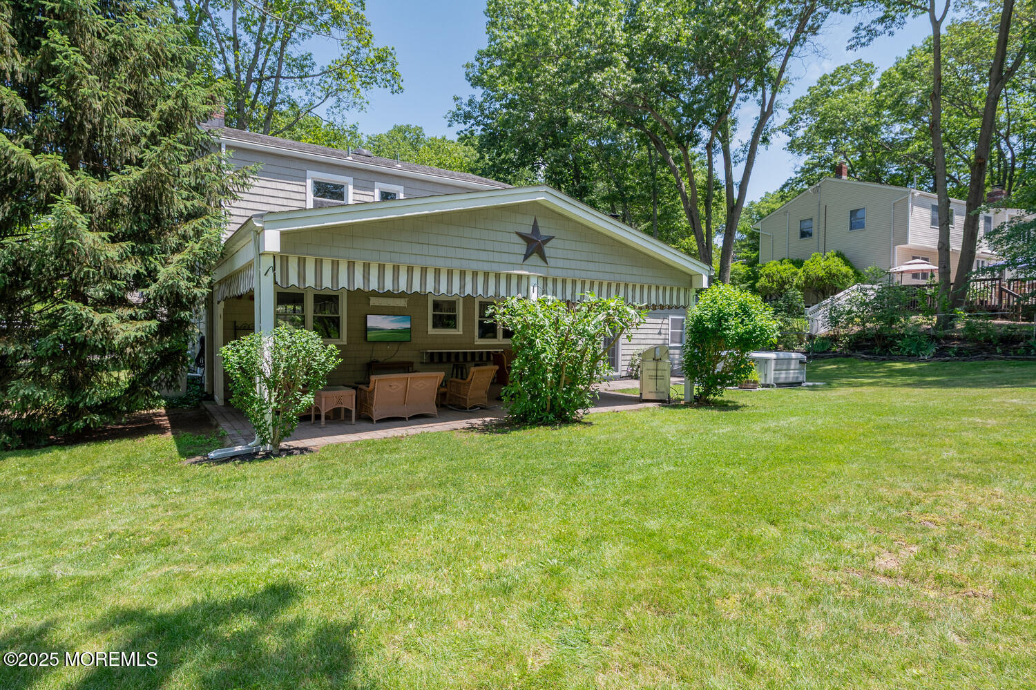 11 Woodmere Drive