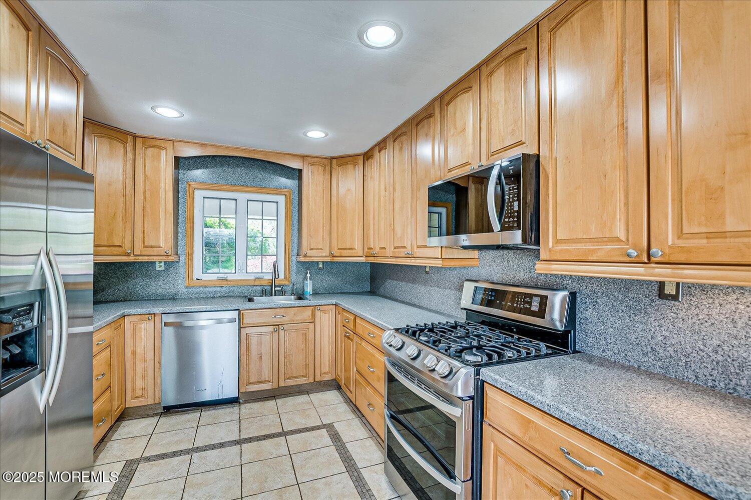 14 Clinton Drive, Manalapan, New Jersey image 21