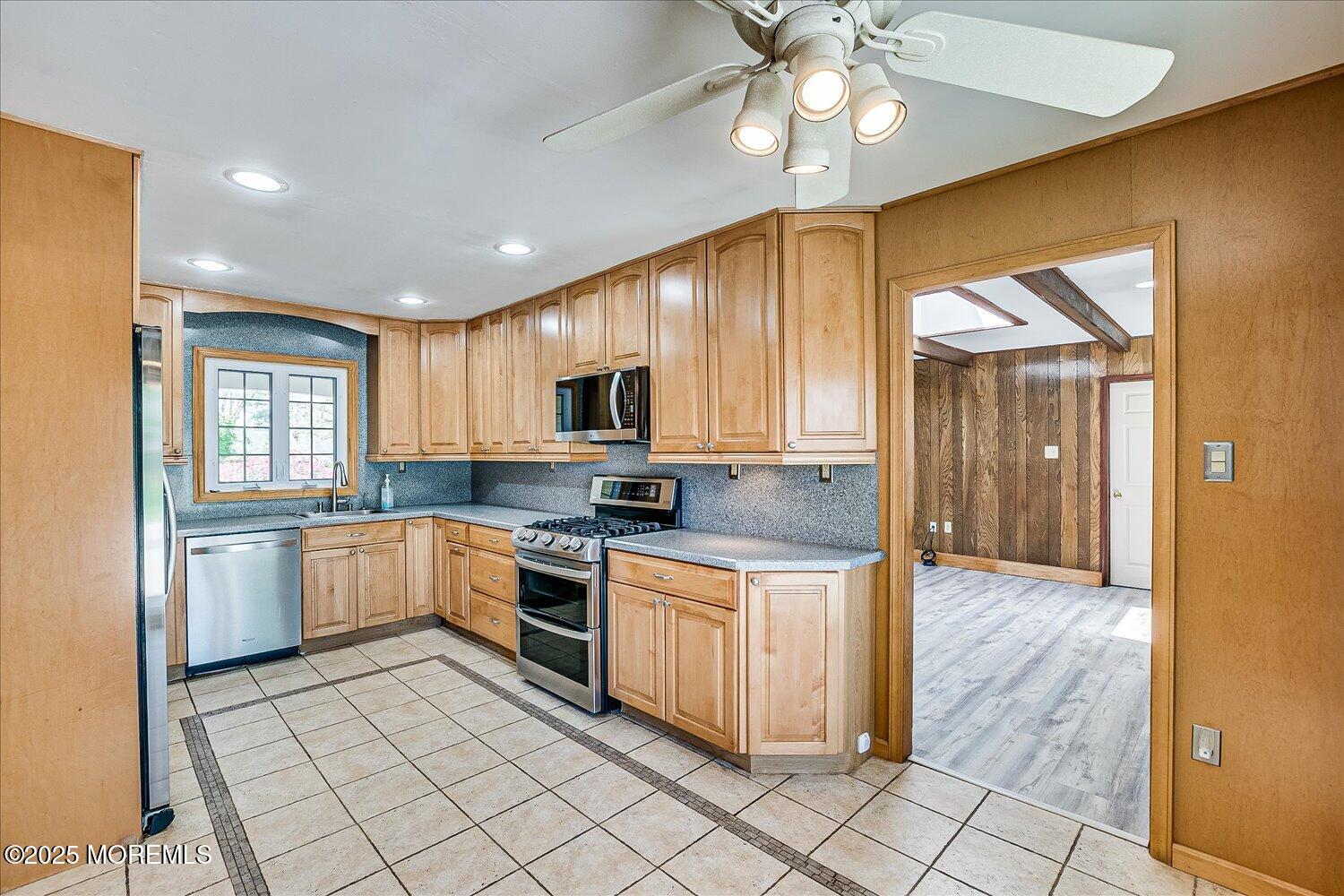14 Clinton Drive, Manalapan, New Jersey image 19
