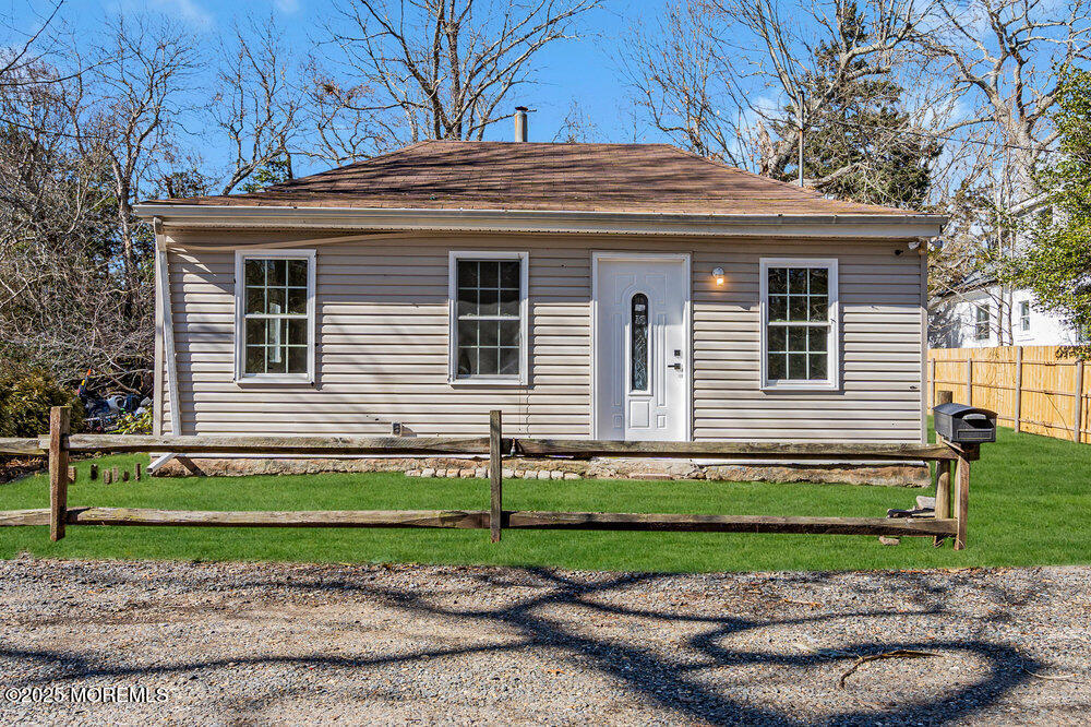 11 Market Street, Bayville, New Jersey image 1