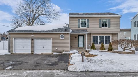 Homes For Sale - 1536 Berkeley Avenue<br/> Beachwood, NJ 08722