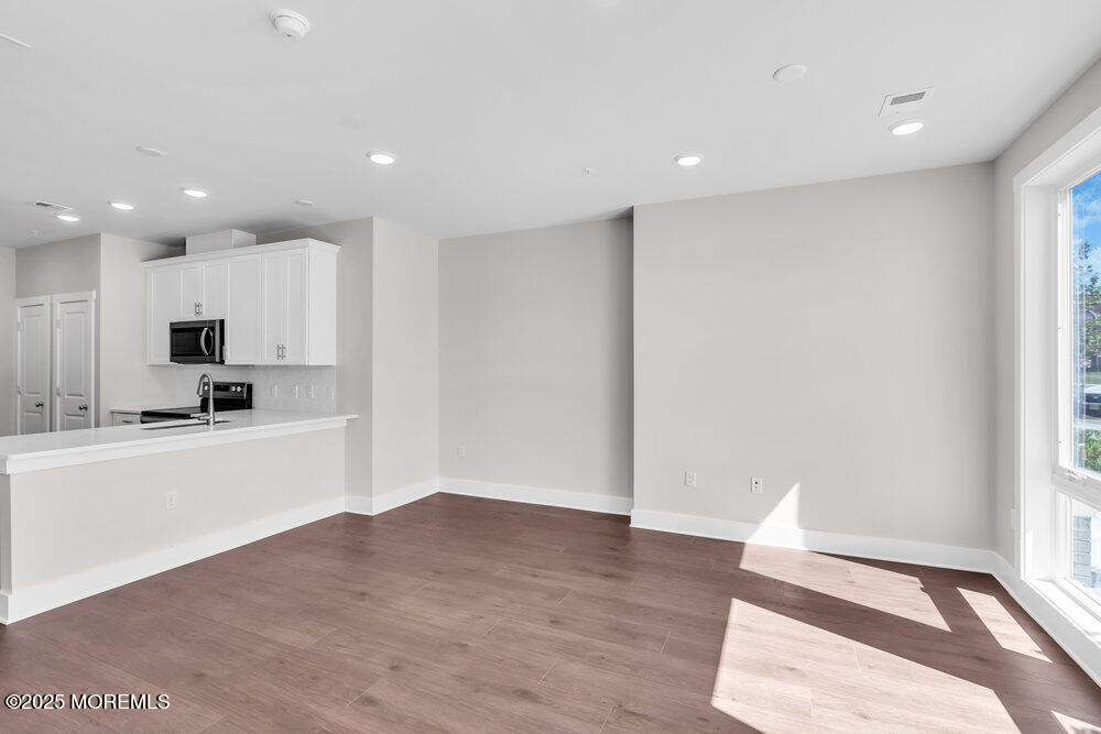 201 Sunset Avenue 112