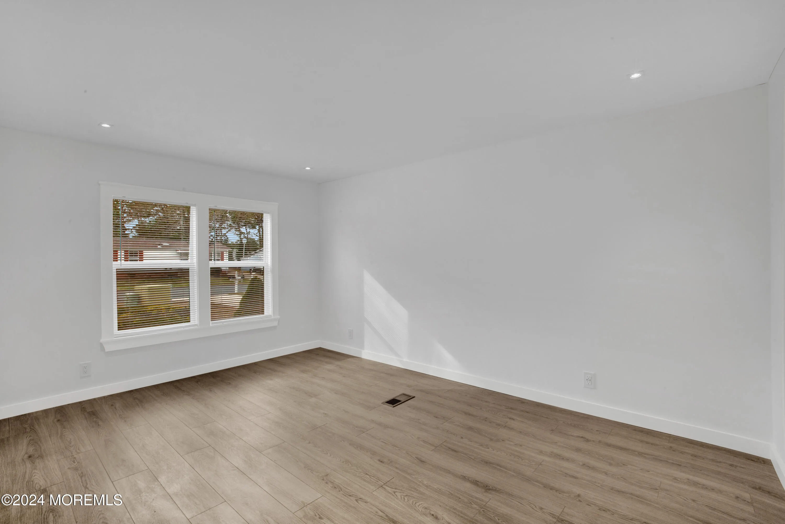 Whiting, New Jersey 08759, United States, 2 Bedrooms Bedrooms, ,2 BathroomsBathrooms,Residential,Active,27790