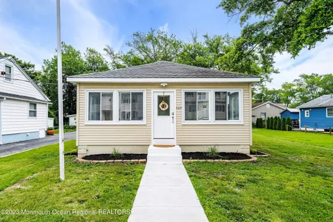 MLS: 22506701