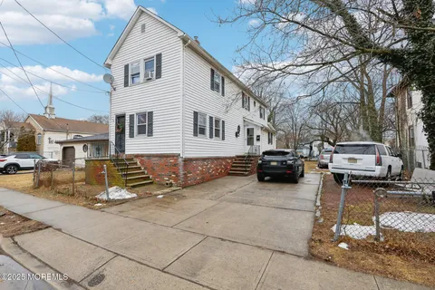 MLS: 22504892